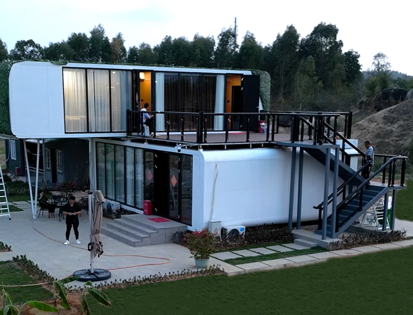 Yinneng double-layer apple cabin