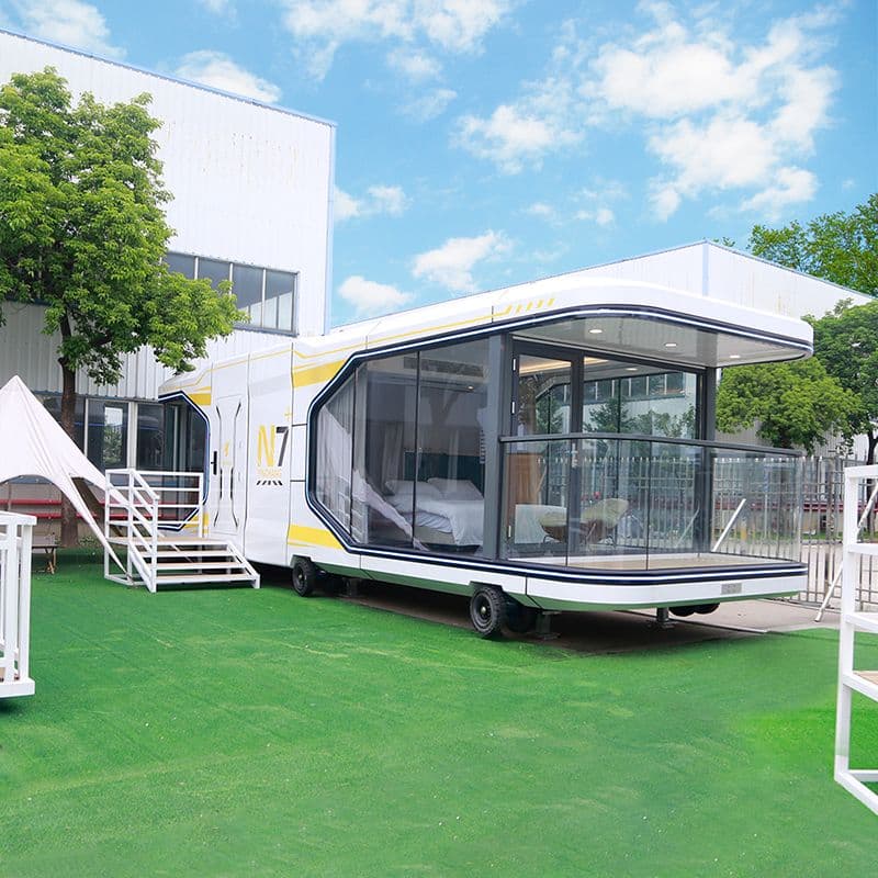 Yinneng wheeled N7 capsule unit with terrace deck